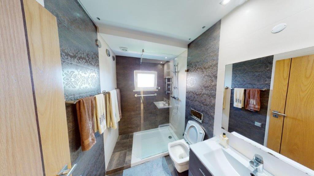 Zion Guest House อัลมาดา ภายนอก รูปภาพ