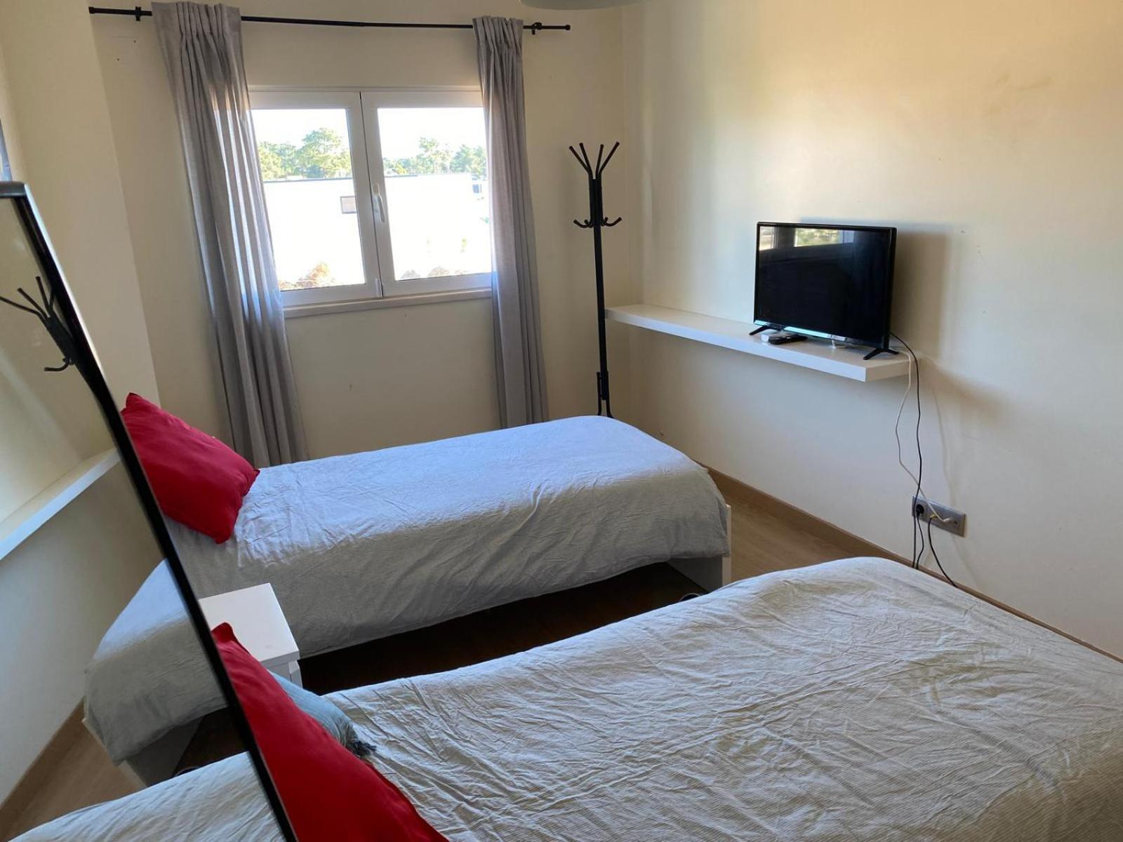 Zion Guest House อัลมาดา ภายนอก รูปภาพ